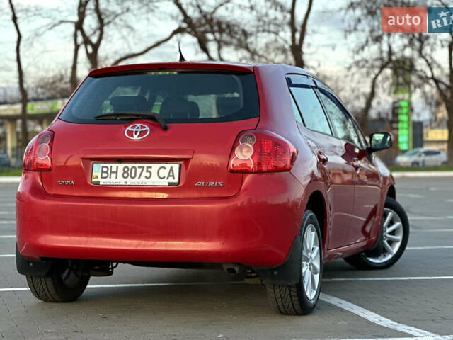 Червоний Тойота Ауріс, об'ємом двигуна 1.6 л та пробігом 85 тис. км за 8700 $, фото 2 на Automoto.ua