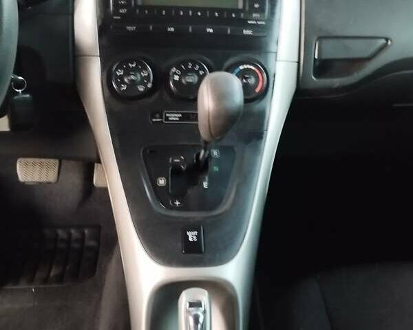 Красный Тойота Аурис, объемом двигателя 1.6 л и пробегом 112 тыс. км за 7200 $, фото 19 на Automoto.ua