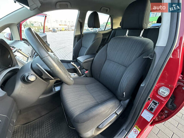 Червоний Тойота Ауріс, об'ємом двигуна 1.6 л та пробігом 85 тис. км за 8700 $, фото 49 на Automoto.ua