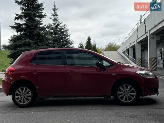 Красный Тойота Аурис, объемом двигателя 1.6 л и пробегом 200 тыс. км за 4500 $, фото 19 на Automoto.ua