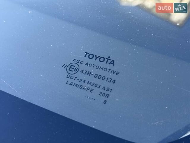 Червоний Тойота Ауріс, об'ємом двигуна 1.4 л та пробігом 220 тис. км за 7000 $, фото 53 на Automoto.ua