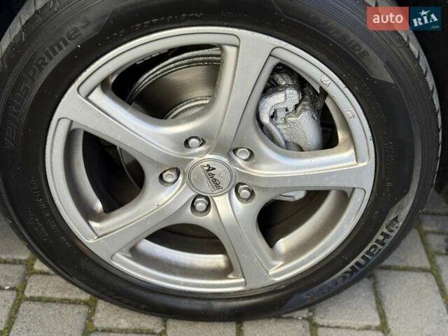 Червоний Тойота Ауріс, об'ємом двигуна 1.4 л та пробігом 220 тис. км за 7000 $, фото 40 на Automoto.ua