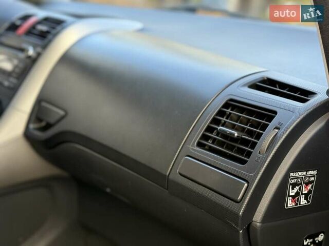 Червоний Тойота Ауріс, об'ємом двигуна 1.4 л та пробігом 220 тис. км за 7000 $, фото 25 на Automoto.ua