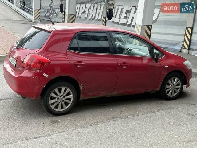 Красный Тойота Аурис, объемом двигателя 1.6 л и пробегом 200 тыс. км за 4500 $, фото 18 на Automoto.ua