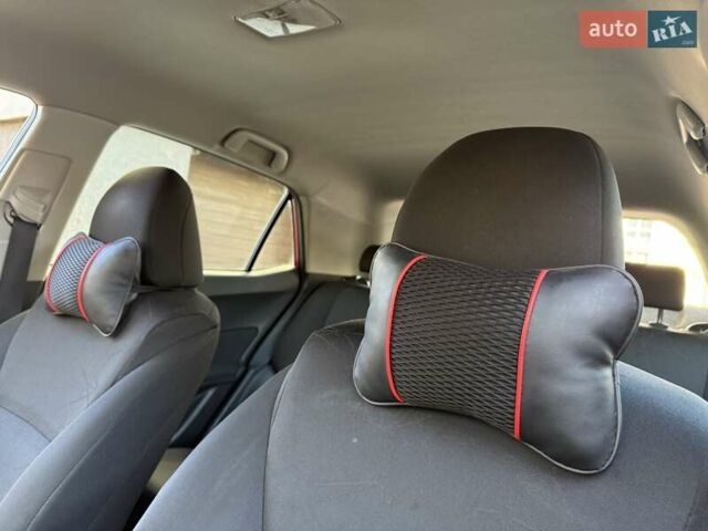 Червоний Тойота Ауріс, об'ємом двигуна 1.4 л та пробігом 220 тис. км за 7000 $, фото 31 на Automoto.ua