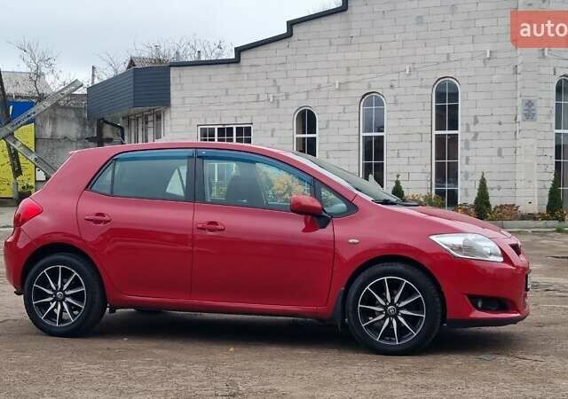 Червоний Тойота Ауріс, об'ємом двигуна 1.6 л та пробігом 176 тис. км за 7200 $, фото 4 на Automoto.ua