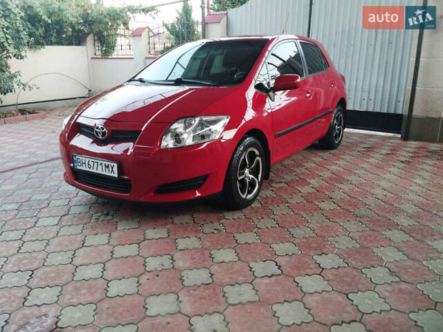 Красный Тойота Аурис, объемом двигателя 1.6 л и пробегом 112 тыс. км за 7200 $, фото 3 на Automoto.ua