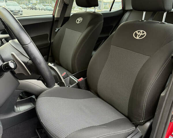 Красный Тойота Аурис, объемом двигателя 1.6 л и пробегом 181 тыс. км за 5950 $, фото 15 на Automoto.ua