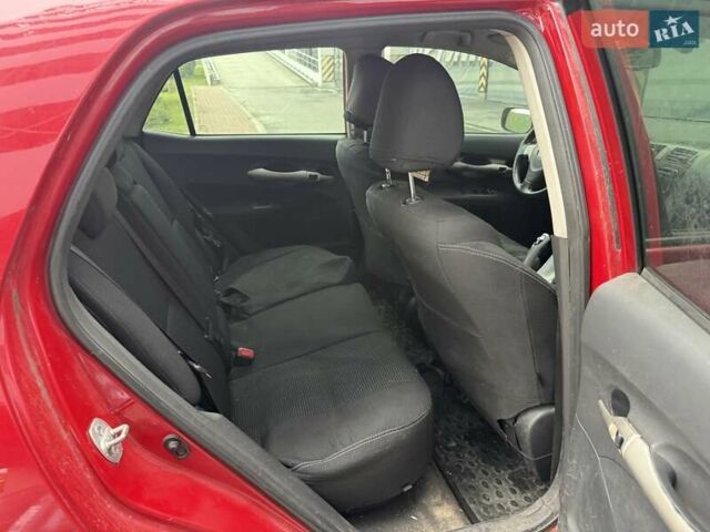 Красный Тойота Аурис, объемом двигателя 1.6 л и пробегом 200 тыс. км за 4500 $, фото 39 на Automoto.ua