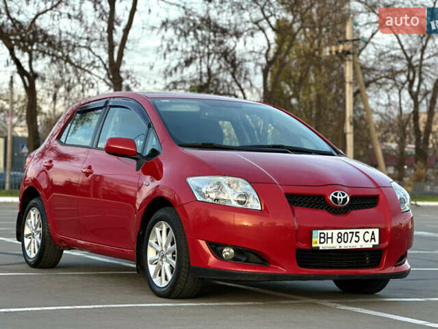 Червоний Тойота Ауріс, об'ємом двигуна 1.6 л та пробігом 85 тис. км за 8700 $, фото 12 на Automoto.ua