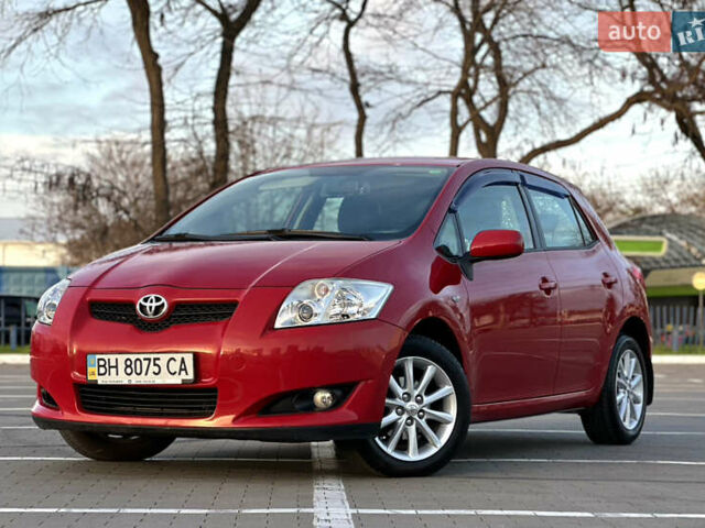 Червоний Тойота Ауріс, об'ємом двигуна 1.6 л та пробігом 85 тис. км за 8700 $, фото 5 на Automoto.ua