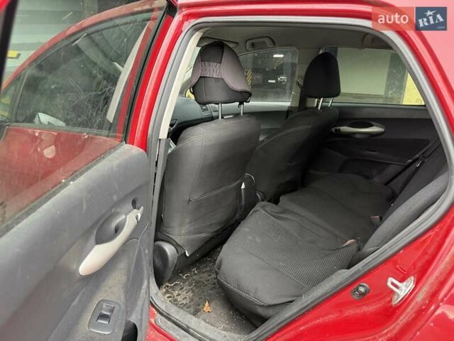 Красный Тойота Аурис, объемом двигателя 1.6 л и пробегом 200 тыс. км за 4500 $, фото 41 на Automoto.ua