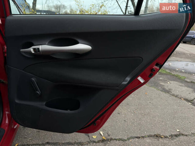 Красный Тойота Аурис, объемом двигателя 1.6 л и пробегом 181 тыс. км за 5950 $, фото 27 на Automoto.ua