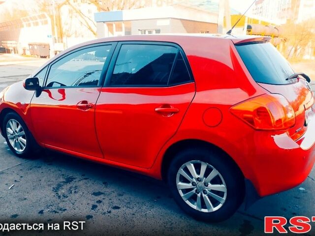 Красный Тойота Аурис, объемом двигателя 1.6 л и пробегом 80 тыс. км за 8300 $, фото 3 на Automoto.ua