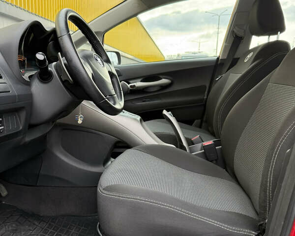 Красный Тойота Аурис, объемом двигателя 1.6 л и пробегом 181 тыс. км за 5950 $, фото 14 на Automoto.ua