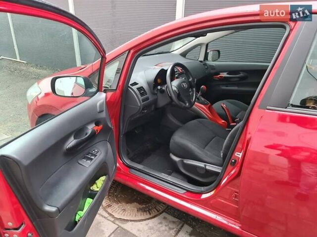 Красный Тойота Аурис, объемом двигателя 1.6 л и пробегом 202 тыс. км за 6800 $, фото 8 на Automoto.ua