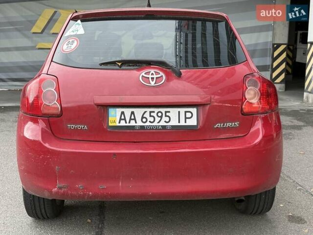 Красный Тойота Аурис, объемом двигателя 1.6 л и пробегом 200 тыс. км за 4500 $, фото 14 на Automoto.ua