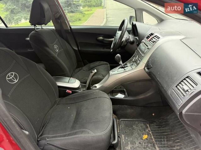 Красный Тойота Аурис, объемом двигателя 1.6 л и пробегом 200 тыс. км за 4500 $, фото 46 на Automoto.ua