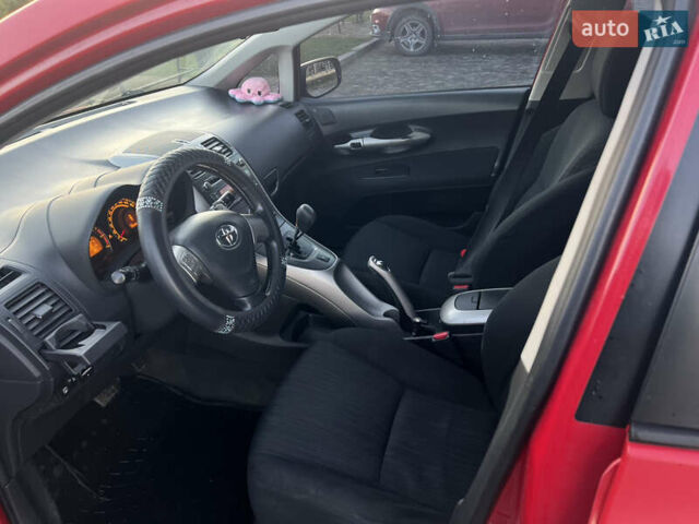 Червоний Тойота Ауріс, об'ємом двигуна 1.6 л та пробігом 192 тис. км за 5800 $, фото 11 на Automoto.ua