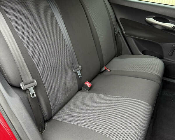 Красный Тойота Аурис, объемом двигателя 1.6 л и пробегом 181 тыс. км за 5950 $, фото 28 на Automoto.ua