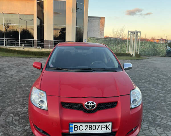 Червоний Тойота Ауріс, об'ємом двигуна 1.6 л та пробігом 192 тис. км за 5800 $, фото 1 на Automoto.ua