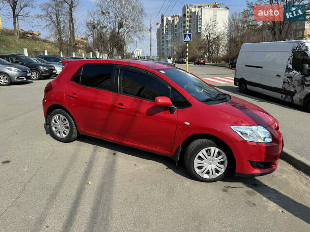 Красный Тойота Аурис, объемом двигателя 1.6 л и пробегом 145 тыс. км за 6000 $, фото 12 на Automoto.ua
