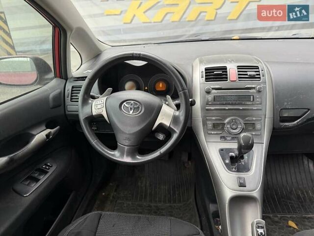 Красный Тойота Аурис, объемом двигателя 1.6 л и пробегом 200 тыс. км за 4500 $, фото 35 на Automoto.ua