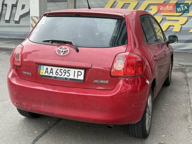 Красный Тойота Аурис, объемом двигателя 1.6 л и пробегом 200 тыс. км за 4500 $, фото 15 на Automoto.ua