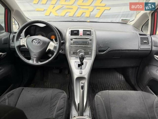 Красный Тойота Аурис, объемом двигателя 1.6 л и пробегом 200 тыс. км за 4500 $, фото 33 на Automoto.ua