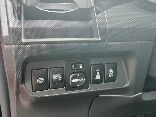 Красный Тойота Аурис, объемом двигателя 1.4 л и пробегом 229 тыс. км за 6300 $, фото 8 на Automoto.ua