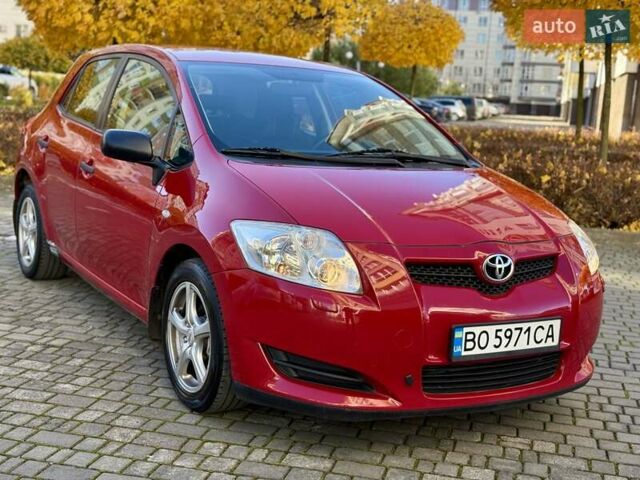 Червоний Тойота Ауріс, об'ємом двигуна 1.4 л та пробігом 220 тис. км за 7000 $, фото 4 на Automoto.ua