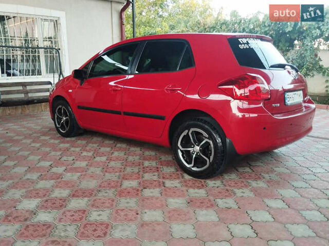 Красный Тойота Аурис, объемом двигателя 1.6 л и пробегом 112 тыс. км за 7200 $, фото 5 на Automoto.ua