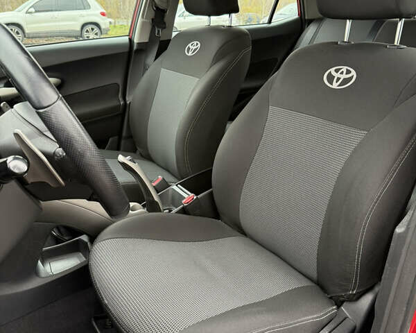 Красный Тойота Аурис, объемом двигателя 1.6 л и пробегом 181 тыс. км за 5950 $, фото 19 на Automoto.ua