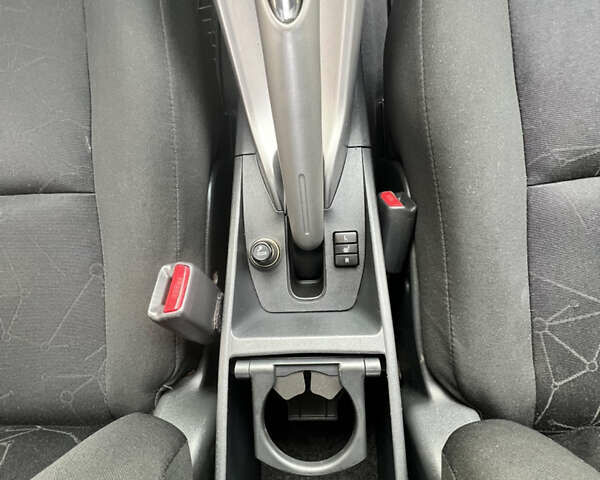 Червоний Тойота Ауріс, об'ємом двигуна 1.36 л та пробігом 229 тис. км за 6300 $, фото 19 на Automoto.ua