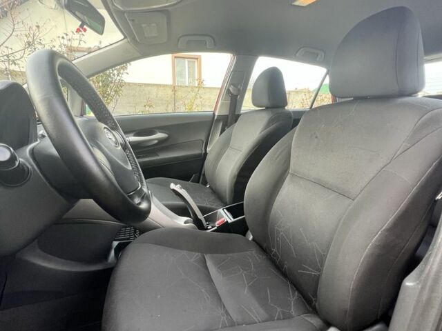 Красный Тойота Аурис, объемом двигателя 1.4 л и пробегом 229 тыс. км за 6300 $, фото 7 на Automoto.ua