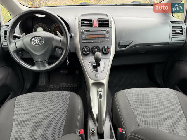 Красный Тойота Аурис, объемом двигателя 1.6 л и пробегом 181 тыс. км за 5950 $, фото 21 на Automoto.ua