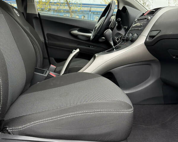 Красный Тойота Аурис, объемом двигателя 1.6 л и пробегом 181 тыс. км за 5950 $, фото 24 на Automoto.ua