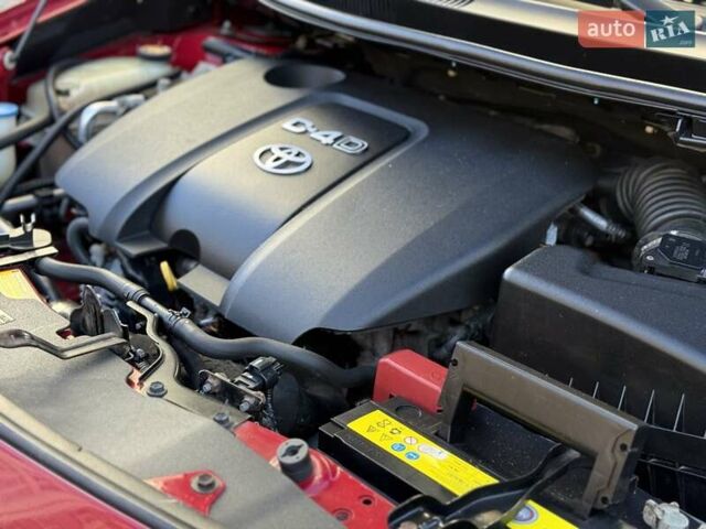 Червоний Тойота Ауріс, об'ємом двигуна 1.4 л та пробігом 220 тис. км за 7000 $, фото 51 на Automoto.ua