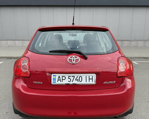Красный Тойота Аурис, объемом двигателя 1.6 л и пробегом 181 тыс. км за 5950 $, фото 5 на Automoto.ua