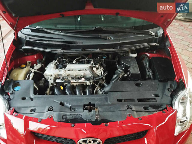 Красный Тойота Аурис, объемом двигателя 1.6 л и пробегом 112 тыс. км за 7200 $, фото 28 на Automoto.ua