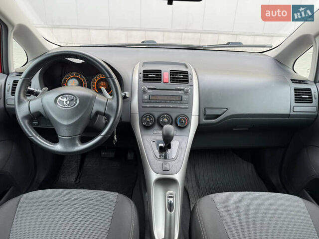 Красный Тойота Аурис, объемом двигателя 1.6 л и пробегом 181 тыс. км за 5950 $, фото 19 на Automoto.ua