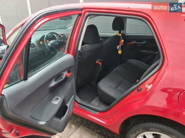 Красный Тойота Аурис, объемом двигателя 1.6 л и пробегом 202 тыс. км за 6800 $, фото 6 на Automoto.ua