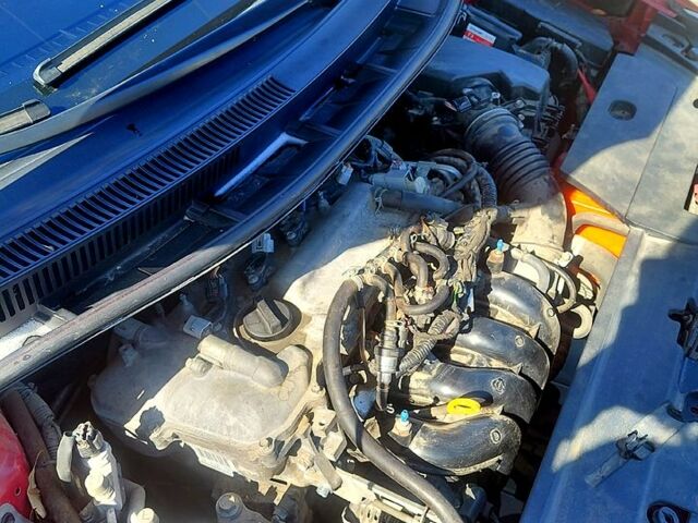 Красный Тойота Аурис, объемом двигателя 1.6 л и пробегом 150 тыс. км за 6500 $, фото 8 на Automoto.ua