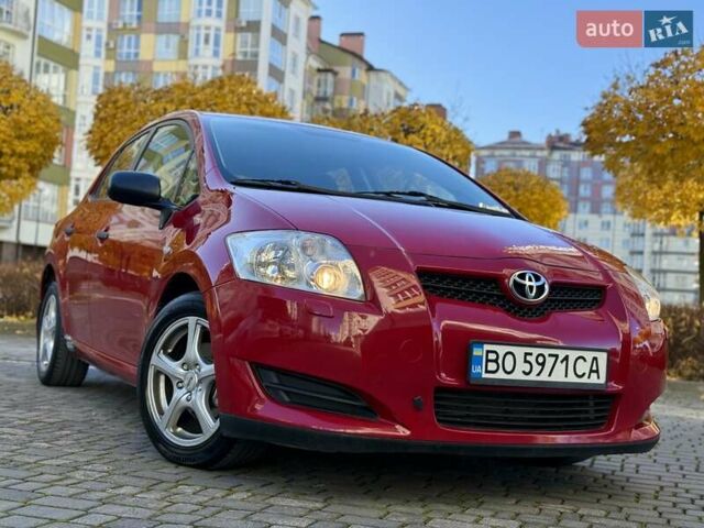 Червоний Тойота Ауріс, об'ємом двигуна 1.4 л та пробігом 220 тис. км за 7000 $, фото 2 на Automoto.ua