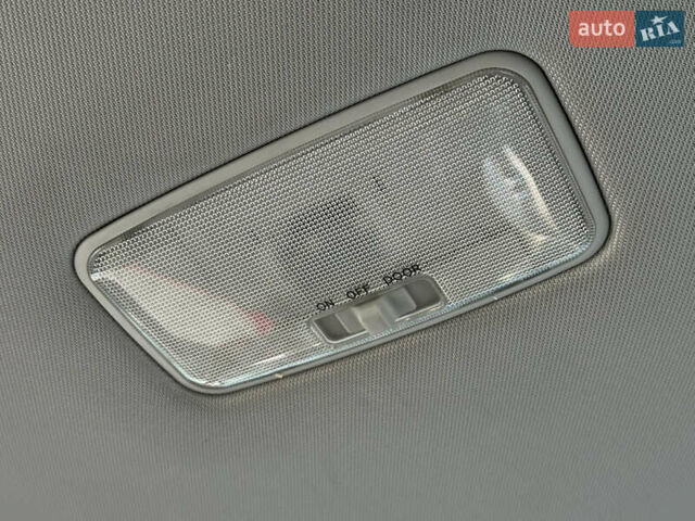 Червоний Тойота Ауріс, об'ємом двигуна 1.6 л та пробігом 85 тис. км за 8700 $, фото 39 на Automoto.ua