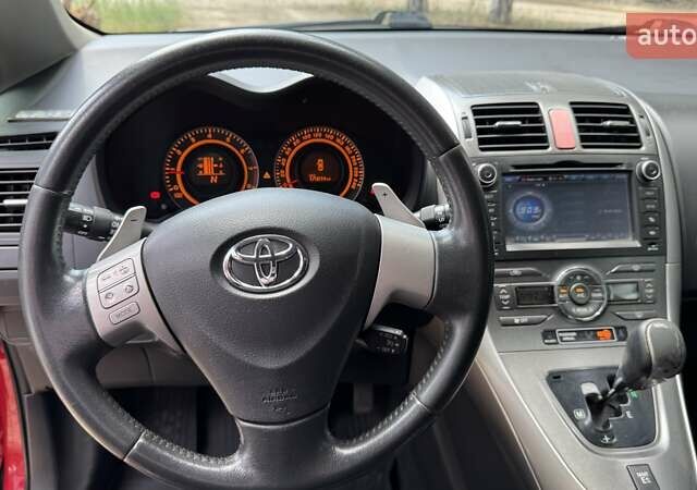 Червоний Тойота Ауріс, об'ємом двигуна 1.6 л та пробігом 175 тис. км за 7100 $, фото 13 на Automoto.ua