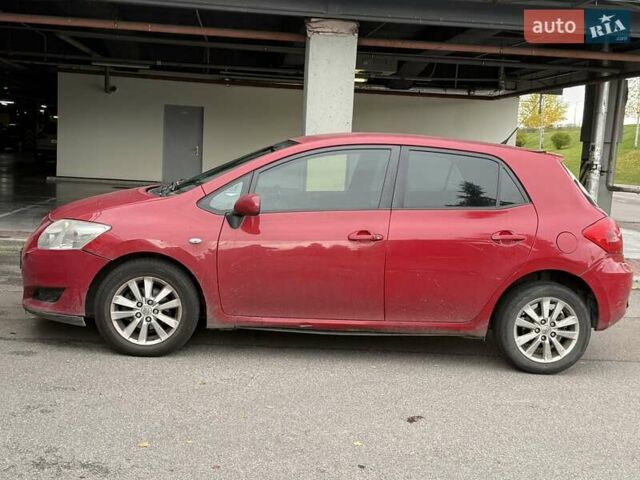 Красный Тойота Аурис, объемом двигателя 1.6 л и пробегом 200 тыс. км за 4500 $, фото 6 на Automoto.ua