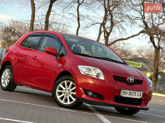 Червоний Тойота Ауріс, об'ємом двигуна 1.6 л та пробігом 85 тис. км за 8700 $, фото 10 на Automoto.ua