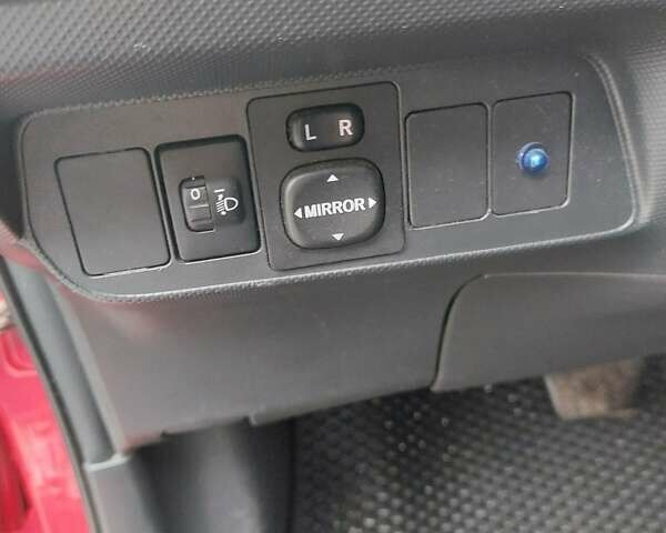 Червоний Тойота Ауріс, об'ємом двигуна 1.6 л та пробігом 243 тис. км за 6900 $, фото 12 на Automoto.ua