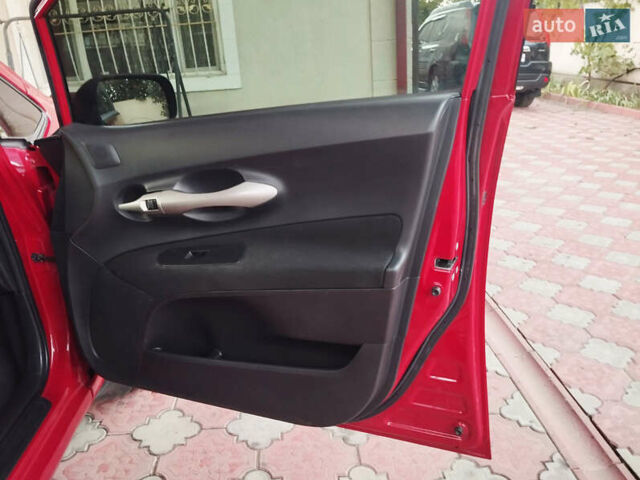 Красный Тойота Аурис, объемом двигателя 1.6 л и пробегом 126 тыс. км за 7200 $, фото 21 на Automoto.ua